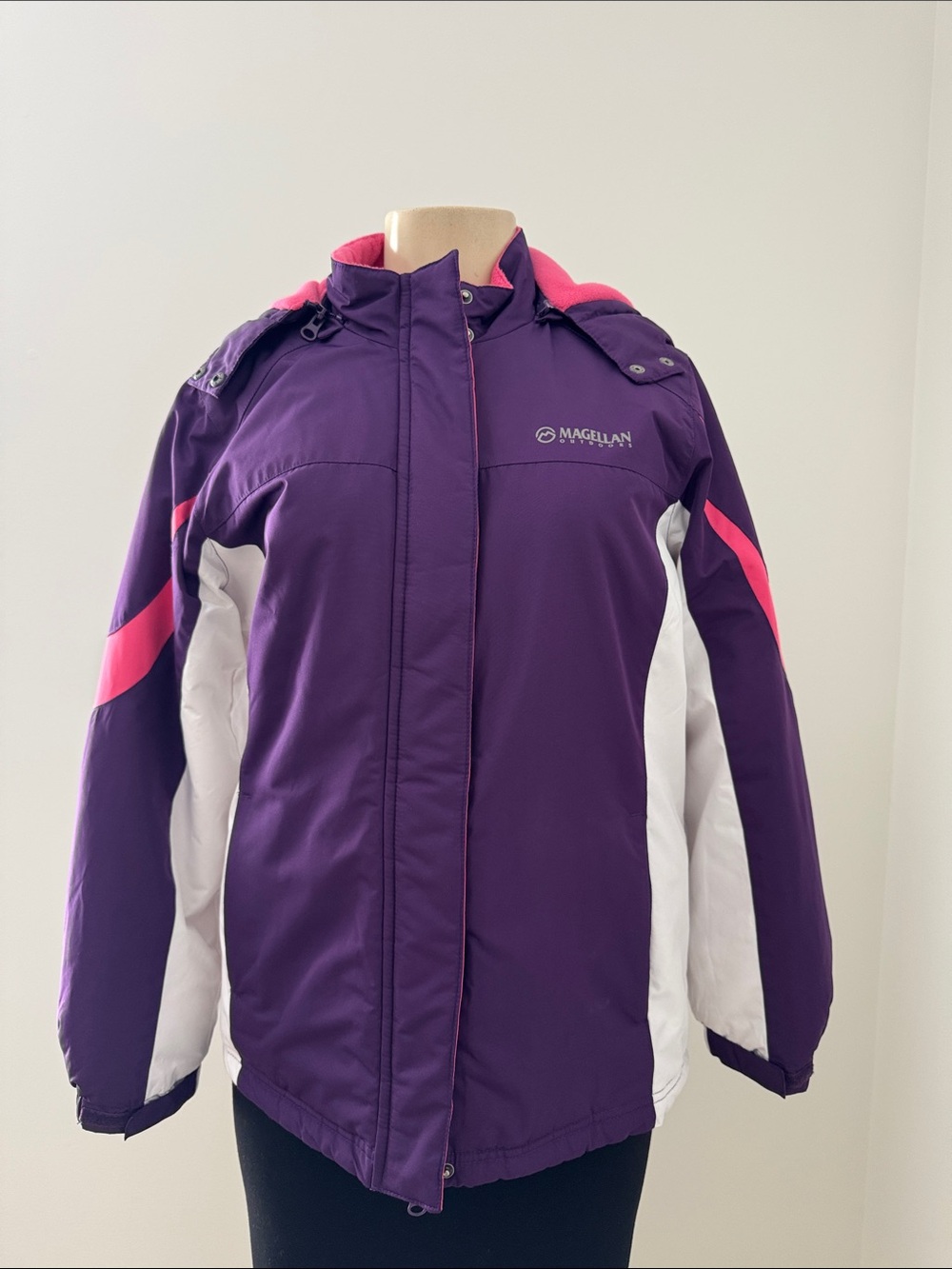 Magellan Outdoors | Ski Wear | Purple, Pink and White winter jacket size XL